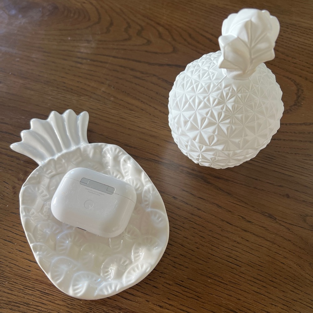 White Pineapple Ceramic Decor Set